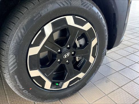 Used 2025 Hyundai Santa Fe SEL AWD/4WD image 35