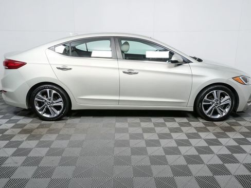Used 2017 Hyundai Elantra Limited image 8