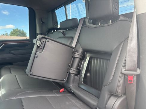 Used 2024 GMC Sierra 2500 Denali w/ Denali Reserve Package AWD/4WD image 36