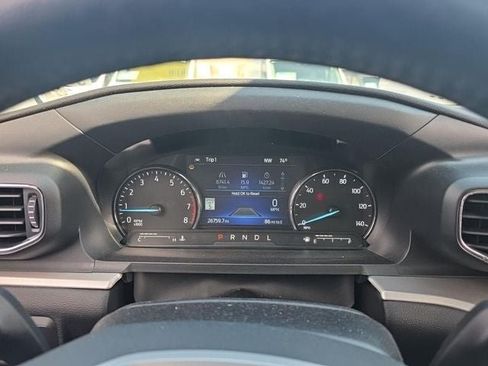 Used 2022 Ford Explorer XLT w/ Equipment Group 202A AWD/4WD image 17