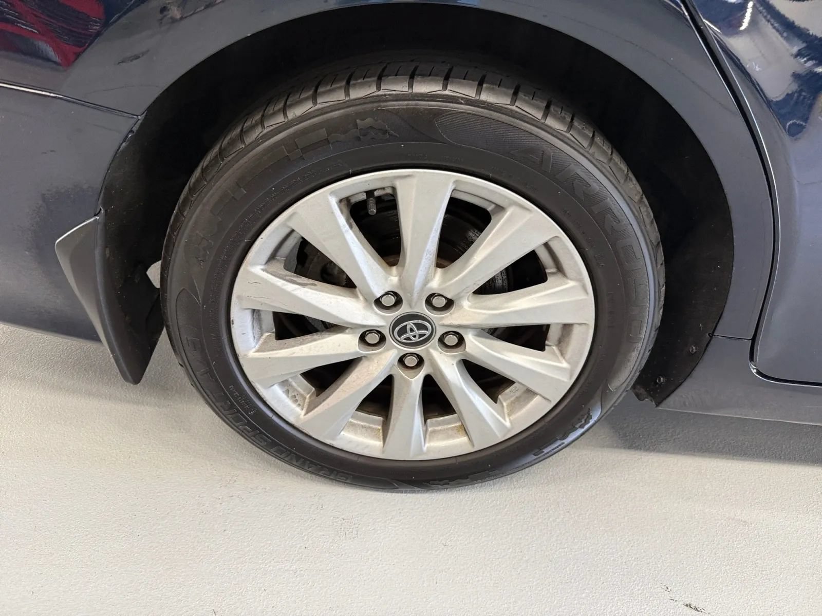 Used 2020 Toyota Camry LE FWD image 32