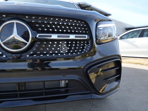 New 2026 Mercedes-Benz GLB 250 4MATIC image 11