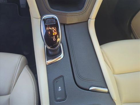 Used 2018 Cadillac XT5 FWD image 18