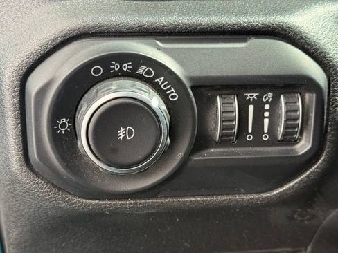 Used 2020 Jeep Wrangler Unlimited Sahara AWD/4WD image 24