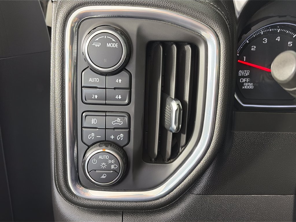 Used 2021 Chevrolet Silverado 1500 LTZ AWD/4WD image 24