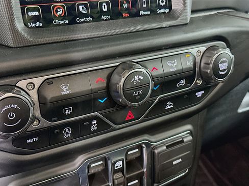 Used 2023 Jeep Wrangler Willys image 23