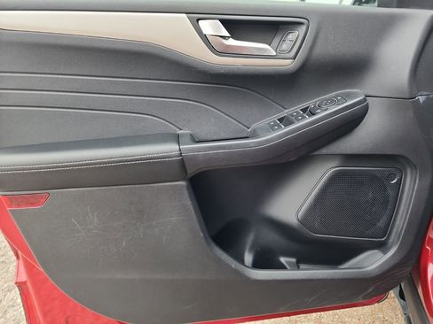 Used 2022 Ford Escape SEL image 12