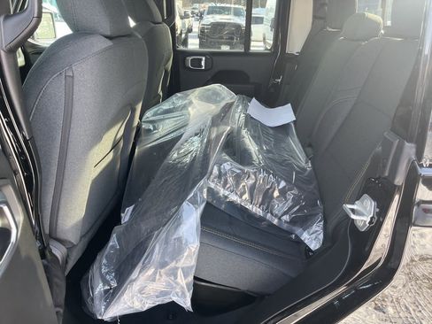 New 2026 Jeep Gladiator Sport image 15