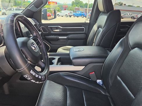 Used 2019 RAM 1500 Laramie AWD/4WD image 11