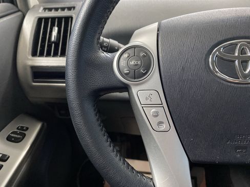 Used 2013 Toyota Prius V image 19