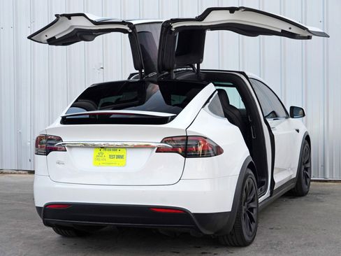 Used 2017 Tesla Model X 75D image 51
