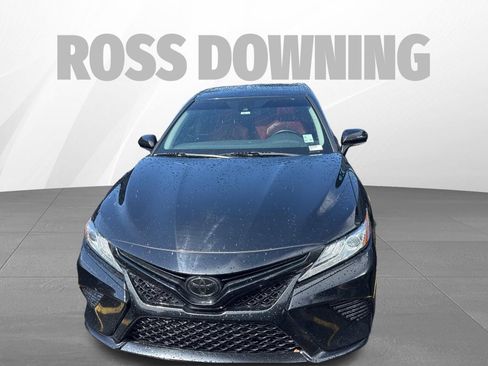 Used 2020 Toyota Camry XSE image 2