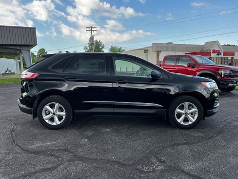 Used 2024 Ford Edge SE image 2