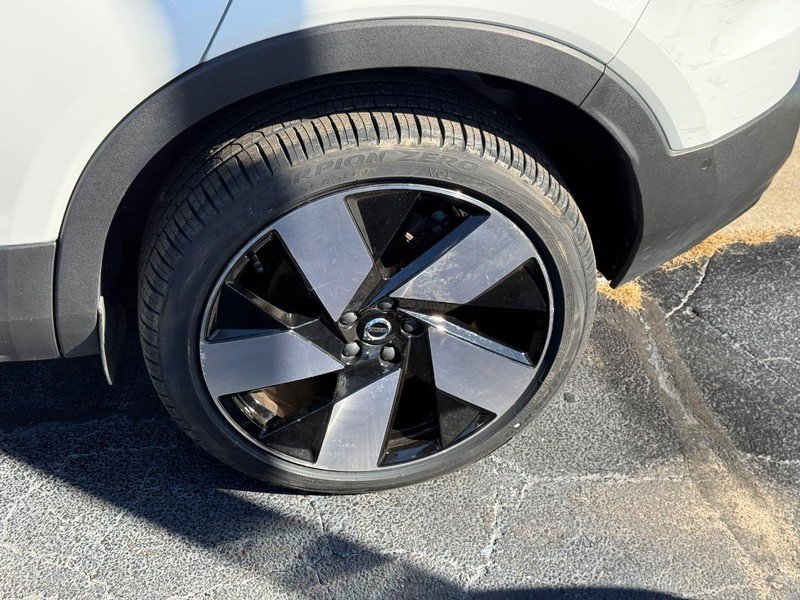 Certified 2023 Volvo C40 P8 Recharge Ultimate AWD/4WD image 8