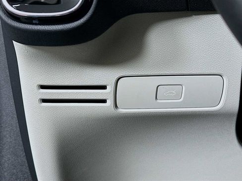 New 2026 Volvo XC40 B5 Plus w/ Protection Package Premier image 10