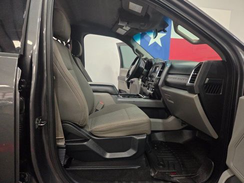 Used 2017 Ford F250 XLT w/ XLT Value Package AWD/4WD image 8