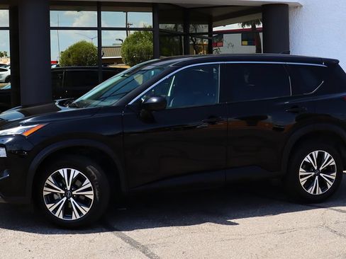 Used 2023 Nissan Rogue SV AWD/4WD image 4
