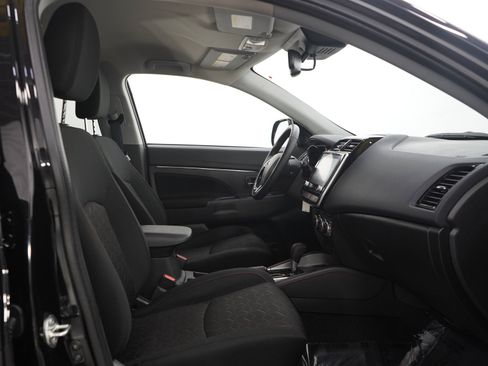 Used 2026 Mitsubishi Outlander Sport AWD image 11