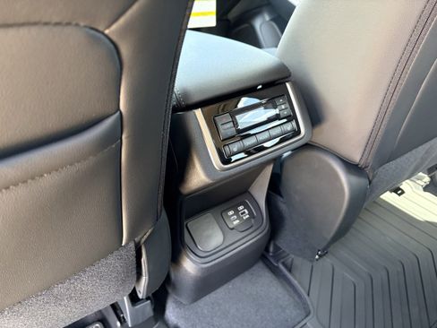 New 2026 Subaru Ascent Limited AWD/4WD image 31