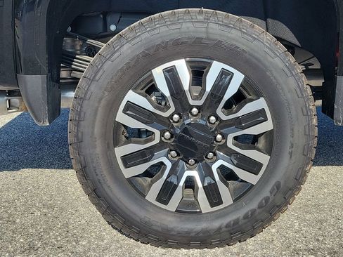 New 2025 GMC Sierra 3500 Denali Ultimate AWD/4WD image 6