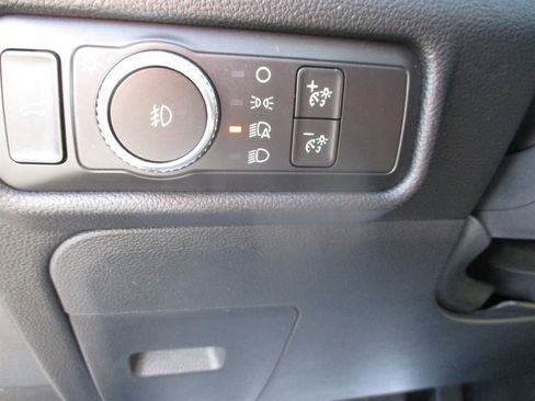 Used 2020 Ford Explorer XLT w/ Equipment Group 202A image 7