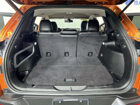 Used 2015 Jeep Cherokee Trailhawk w/ Comfort/Convenience Group image 26