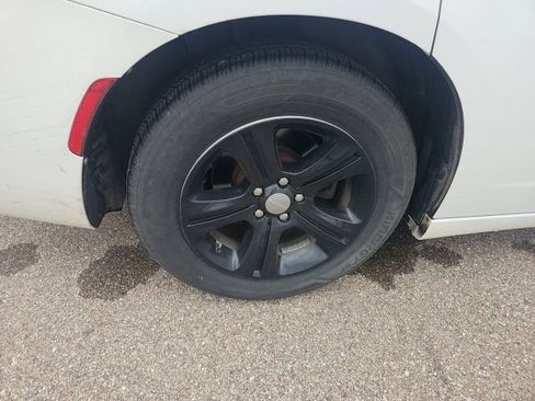 Used 2019 Dodge Charger SXT image 8