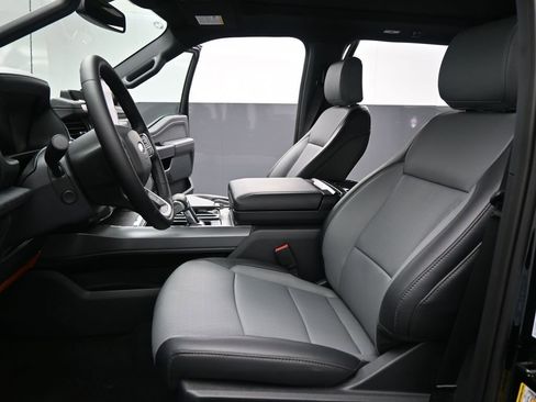 New 2025 Ford F150 Lightning Lariat image 9