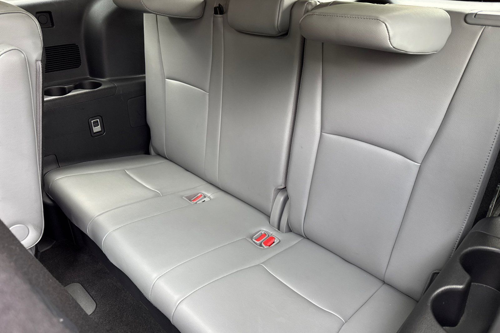 Used 2023 Toyota Highlander Platinum FWD image 18