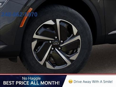 Used 2025 Kia Sportage LX image 9