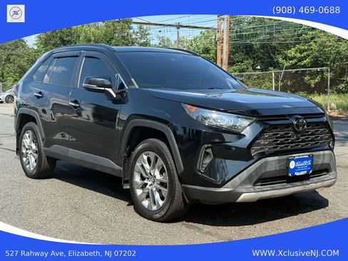 Used 2019 Toyota RAV4 Limited image 5