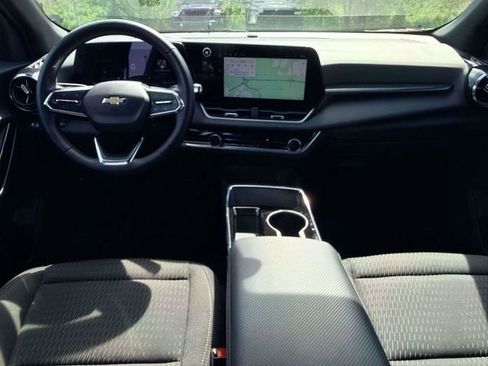 Used 2025 Chevrolet Equinox LT FWD image 14