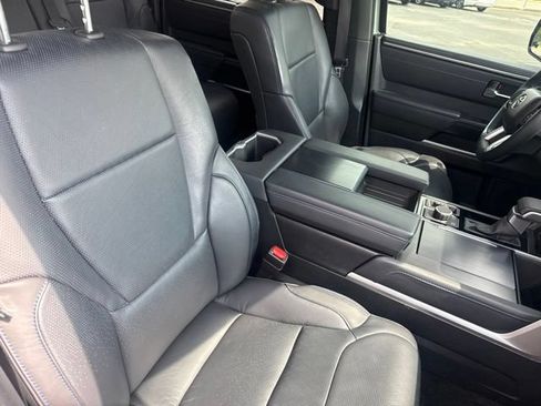 Used 2024 Toyota Tundra Platinum AWD/4WD image 17