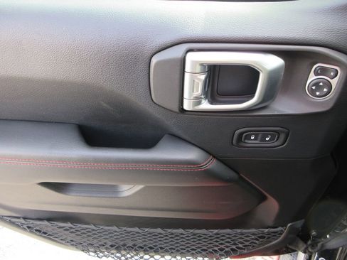 Used 2019 Jeep Wrangler Unlimited Rubicon image 24