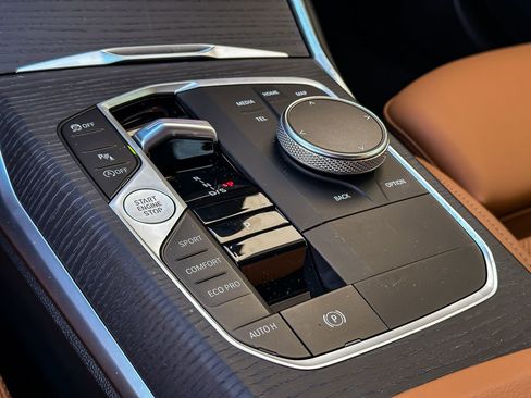 New 2025 BMW 330i xDrive Sedan w/ Convenience Package image 17