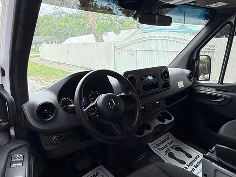 Used 2021 Mercedes-Benz Sprinter 2500 image 14