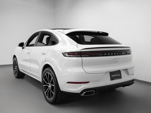 Certified 2026 Porsche Cayenne Coupe AWD/4WD image 3