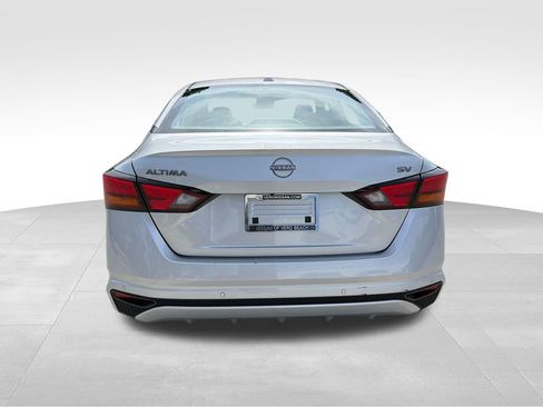 Used 2024 Nissan Altima 2.5 SV FWD image 6