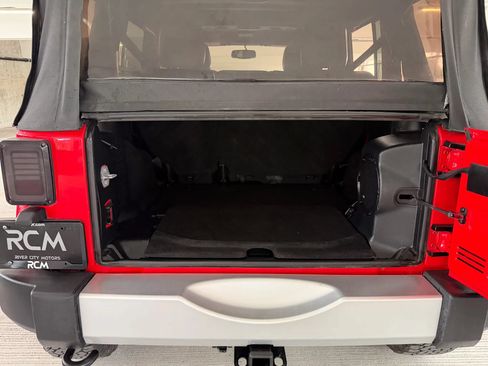 Used 2014 Jeep Wrangler Unlimited Sahara w/ Katzin Premium Leather Group AWD/4WD image 22