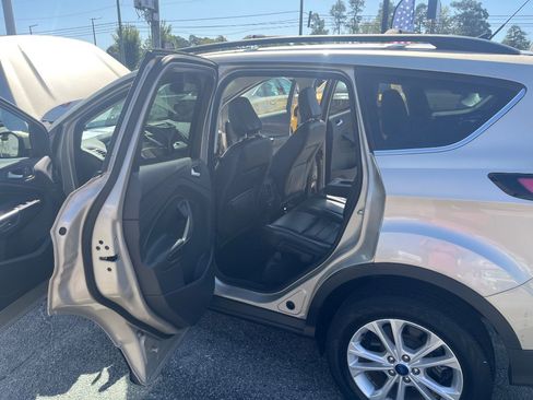 Used 2018 Ford Escape SEL image 20