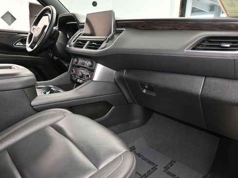 Used 2024 Chevrolet Suburban LT image 50