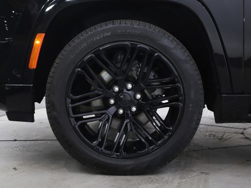 Used 2024 Jeep Wagoneer Series II image 34