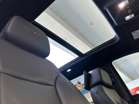 Used 2024 Chevrolet Tahoe High Country w/ Premium Package image 19