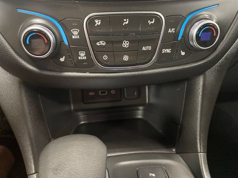 Used 2023 Chevrolet Equinox LT AWD/4WD image 43