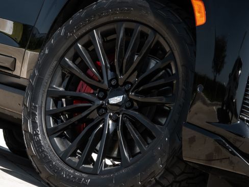 Used 2023 Cadillac Escalade V AWD/4WD image 11