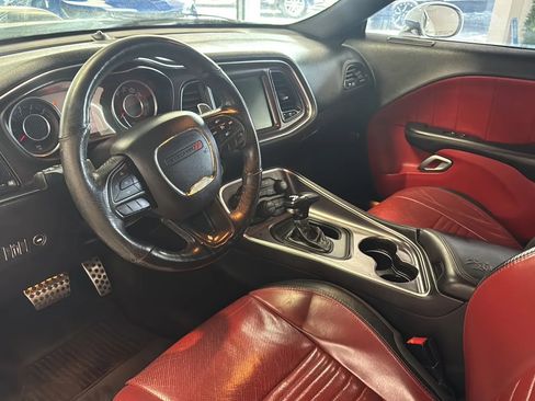 Used 2015 Dodge Challenger R/T Plus RWD image 10