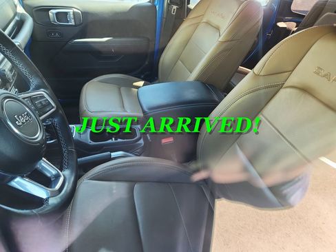 Used 2021 Jeep Wrangler Unlimited Sahara w/ Cold Weather Group AWD/4WD image 3