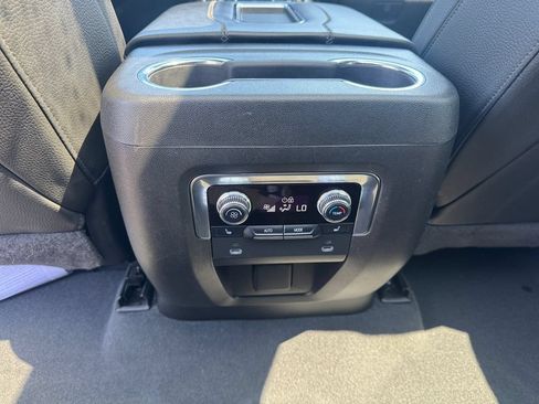 Used 2022 GMC Yukon Denali AWD/4WD image 18