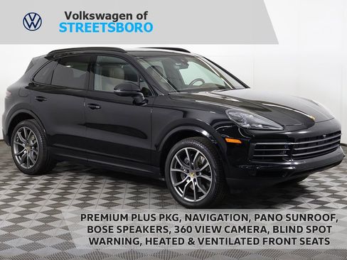 Used 2023 Porsche Cayenne Platinum Edition image 1