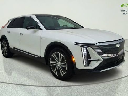 Used 2024 Cadillac Lyriq Luxury w/ LPO, Floor Liner Package AWD/4WD image 1
